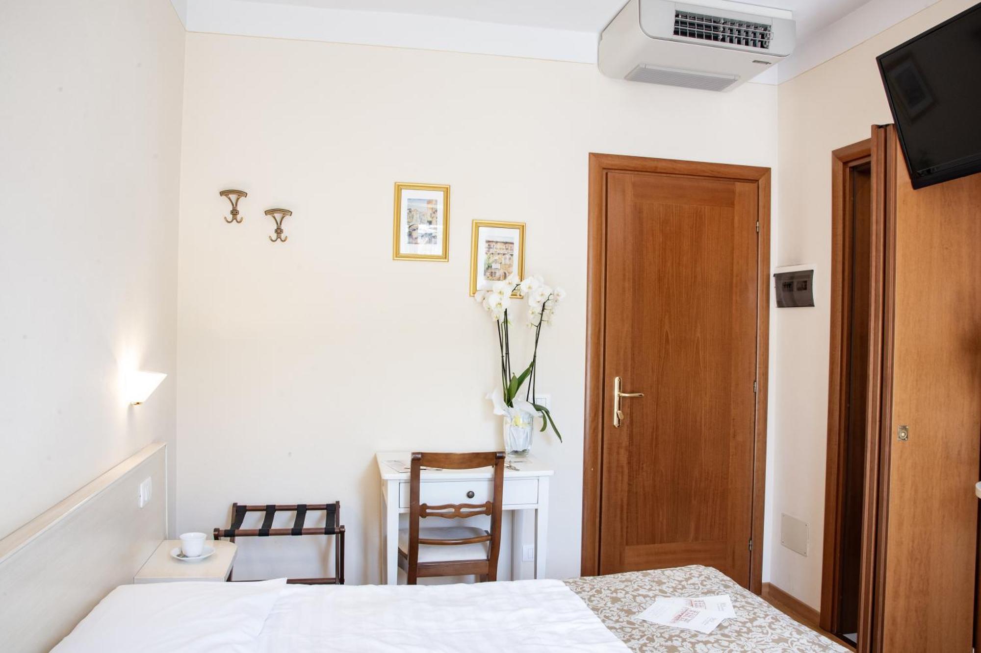 Economy Doppelzimmer – Rückseite