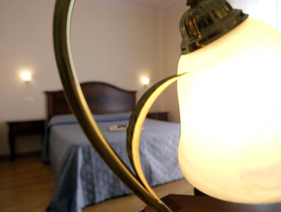 Doppel-/Zweibettzimmer mit Seeblick